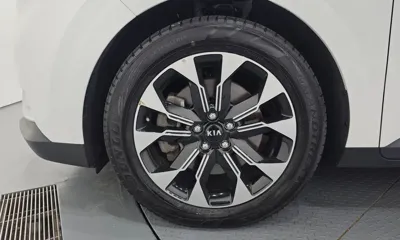 Kia Canival 2021, 103106 км, за 15926.67 USD