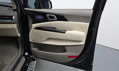 Kia Canival 2023, 59442 км, за 20808.72 USD - фото 24