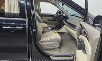 Kia Canival 2023, 59442 км, за 20808.72 USD - фото 26