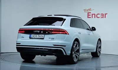Audi Q8 2023, 30464 км, за 48772.53 USD