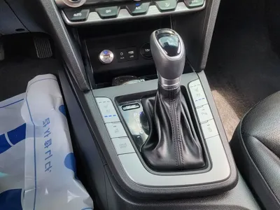 Hyundai Avante 2019, 55800 км, за 7748.34 USD - фото 19