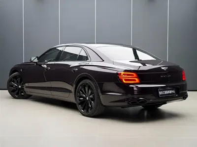 Bentley Flying Spur 2022, 66000 км, за 283690.79 USD