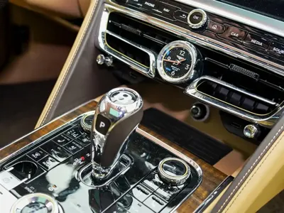 Bentley Flying Spur 2022, 66000 км, за 283690.79 USD - фото 21