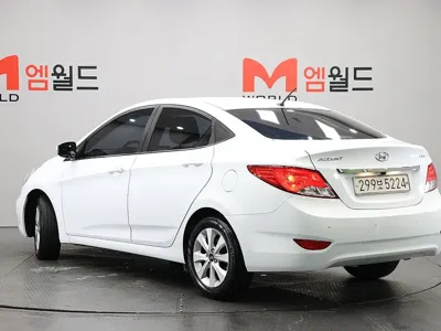 Hyundai Accent 2017, 92373 км, за 4485.47 USD