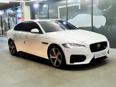 Jaguar XF · 2016 год