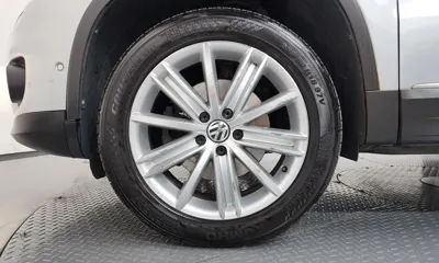 Volkswagen Tiguan 2015, 139901 км, за 5139.22 USD
