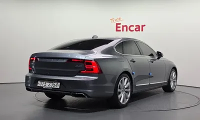 Volvo S90 2018, 130608 км, за 11159.25 USD