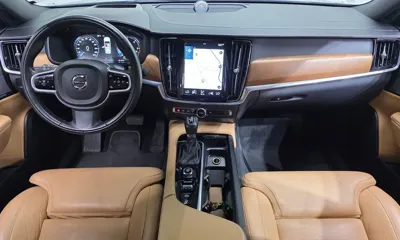 Volvo S90 2018, 130608 км, за 11074.92 USD - фото 7