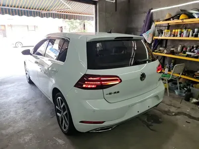 Volkswagen Golf 2020, 31800 км, за 9902.69 USD