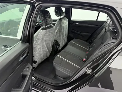 Volkswagen Golf 2024, 100 км, за 21715.53 USD - фото 12