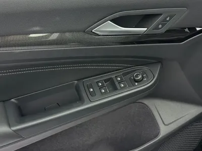 Volkswagen Golf 2024, 100 км, за 21715.53 USD - фото 19