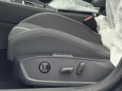 Volkswagen Golf 2024, 100 км, за 21715.53 USD - фото 21