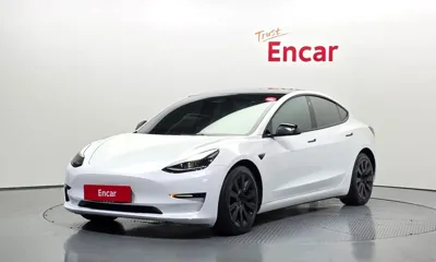 Tesla Model 3 · 2022 год