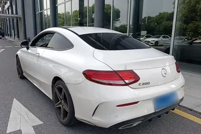 Mercedes-Benz C-Class 2018, 55800 км, за 21847 USD