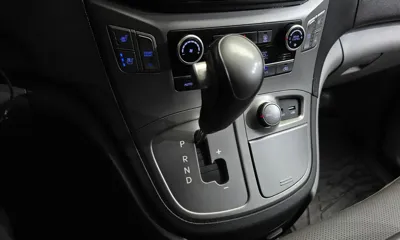 Hyundai Starex 2016, 111622 км, за 8861.76 USD - фото 9