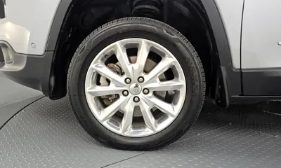 Jeep Cherokee 2015, 165583 км, за 5451.92 USD
