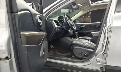 Jeep Cherokee 2015, 165583 км, за 5451.92 USD - фото 10