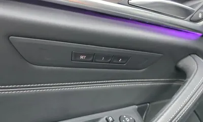 BMW 5-Series 2018, 56460 км, за 20752.03 USD - фото 27