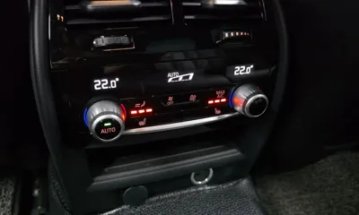 BMW 5-Series 2018, 56460 км, за 20752.03 USD - фото 30