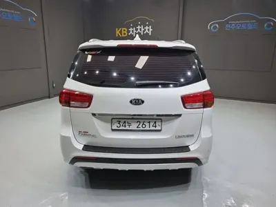 Kia Canival 2016, 140000 км, за 8476.81 USD