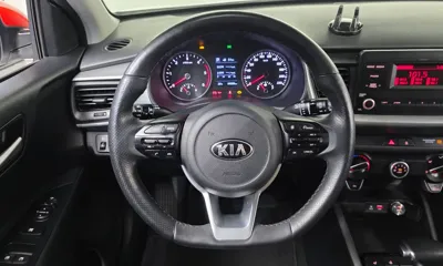Kia Stonic 2018, 94286 км, за 5655.59 USD - фото 13
