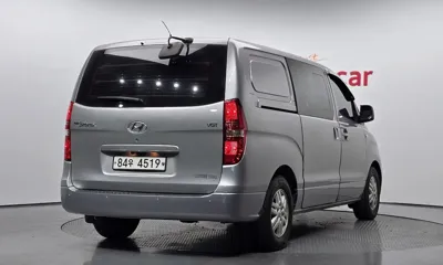 Hyundai Starex 2017, 210468 км, за 4522.78 USD