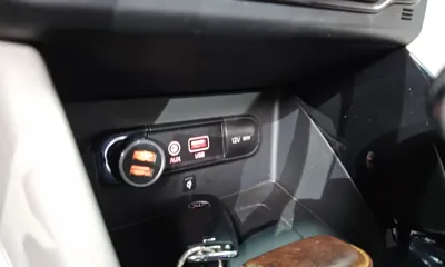 Kia Niro 2019, 70853 км, за 11487.46 USD - фото 31