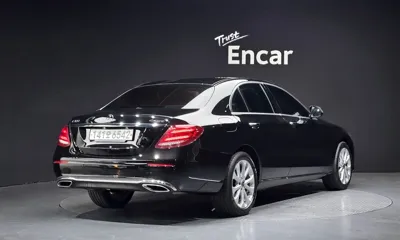 Mercedes-Benz E-Class 2018, 86465 км, за 14769.59 USD