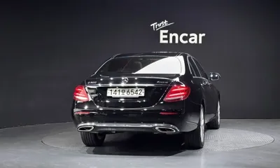 Mercedes-Benz E-Class 2018, 86465 км, за 14769.59 USD