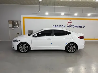 Hyundai Avante 2018, 116523 км, за 6342.91 USD