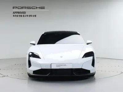 Porsche Taycan 2025, 7150 км, за 137940.04 USD