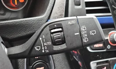 BMW 3-Series 2018, 89485 км, за 15960.92 USD - фото 28