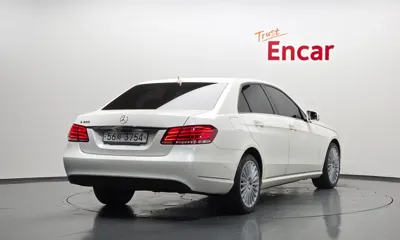 Mercedes-Benz E-Class 2015, 73518 км, за 10043.32 USD