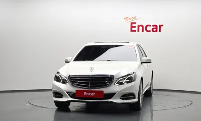 Mercedes-Benz E-Class 2015, 73518 км, за 10043.32 USD