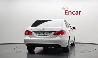 Mercedes-Benz E-Class 2015, 73518 км, за 10043.32 USD