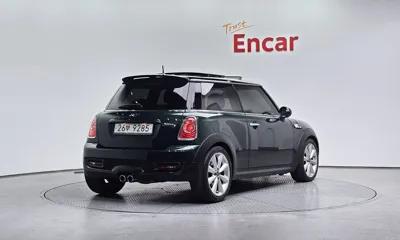 MINI Cooper 2013, 59321 км, за 5579.62 USD