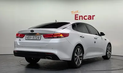 Kia K5 2017, 107999 км, за 6188.93 USD