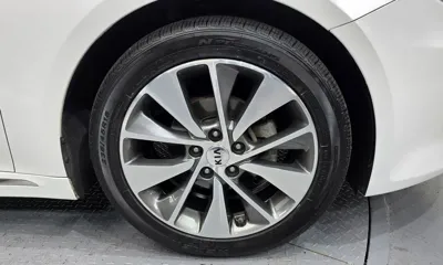 Kia K5 2017, 107999 км, за 6188.93 USD