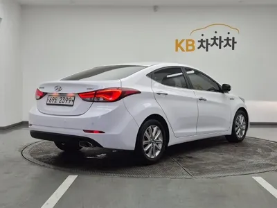 Hyundai Avante 2014, 189841 км, за 2527.24 USD