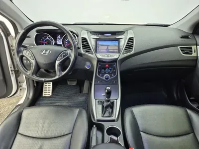 Hyundai Avante 2014, 189841 км, за 2527.24 USD