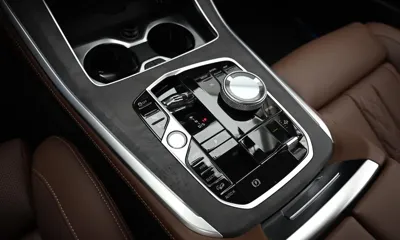 BMW X5 2025, 5887 км, за 65703.94 USD - фото 9