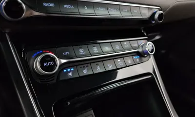 Hyundai Grandeur 2019, 156489 км, за 7811.47 USD - фото 32