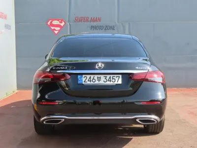 Mercedes-Benz E-Class 2021, 59000 км, за 24222.13 USD