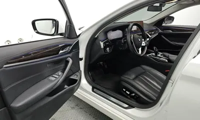 BMW 5-Series 2022, 68546 км, за 20192.04 USD - фото 10