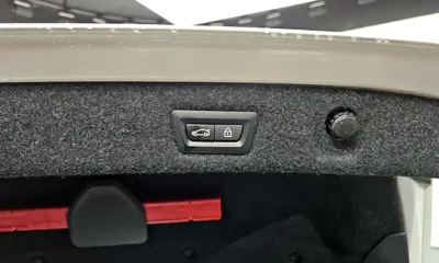 BMW 5-Series 2022, 68546 км, за 20192.04 USD - фото 20