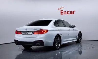 BMW 5-Series 2020, 108545 км, за 17751.91 USD