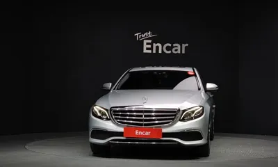 Mercedes-Benz E-Class 2017, 105986 км, за 12286.29 USD