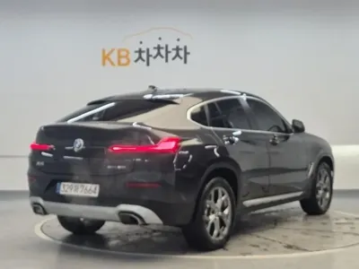 BMW X4 2022, 37163 км, за 27822.91 USD