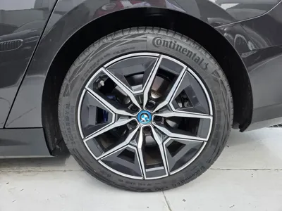 BMW i5 2024, 4130 км, за 46278.06 USD - фото 6