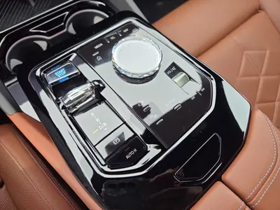 BMW i5 2024, 4130 км, за 46278.06 USD - фото 10